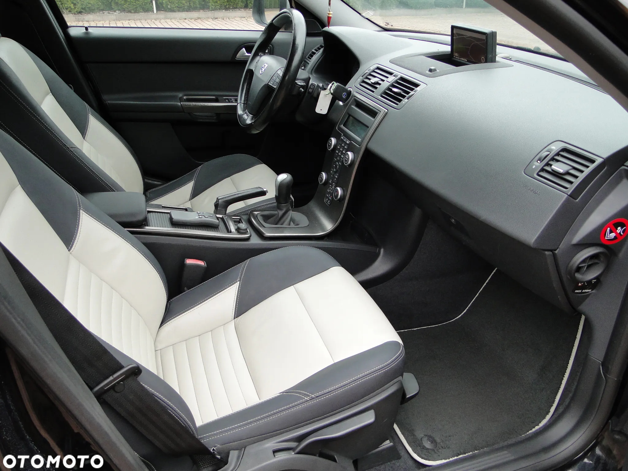 Volvo V50 D3 R-Design - 20