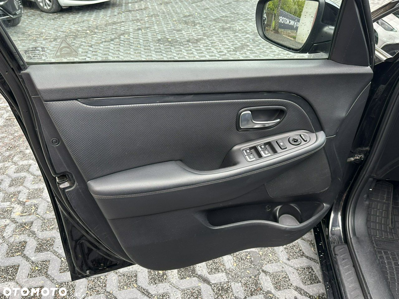 Kia Carens 1.6 GDI L - 13