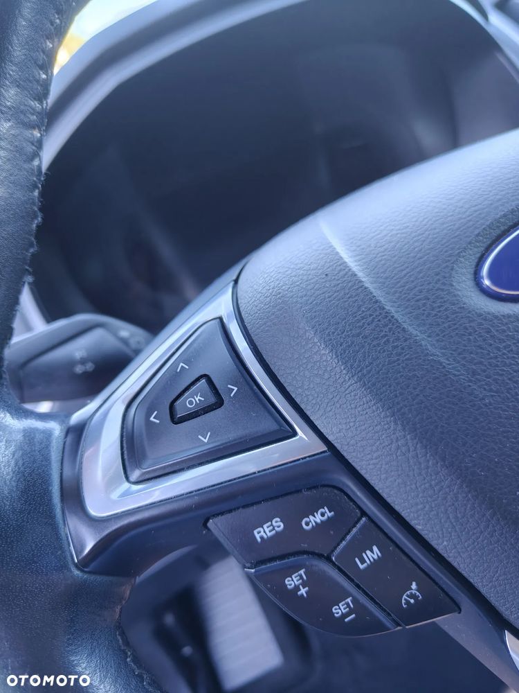 Ford S-Max - 13