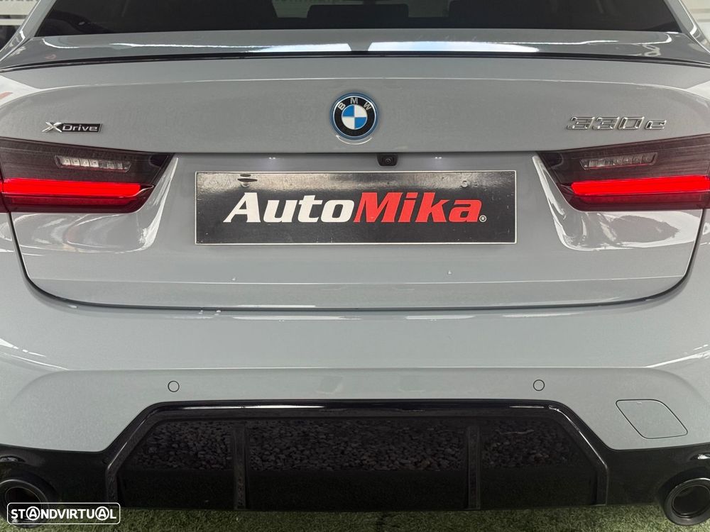BMW 330 e Pack Desportivo M Auto - 29