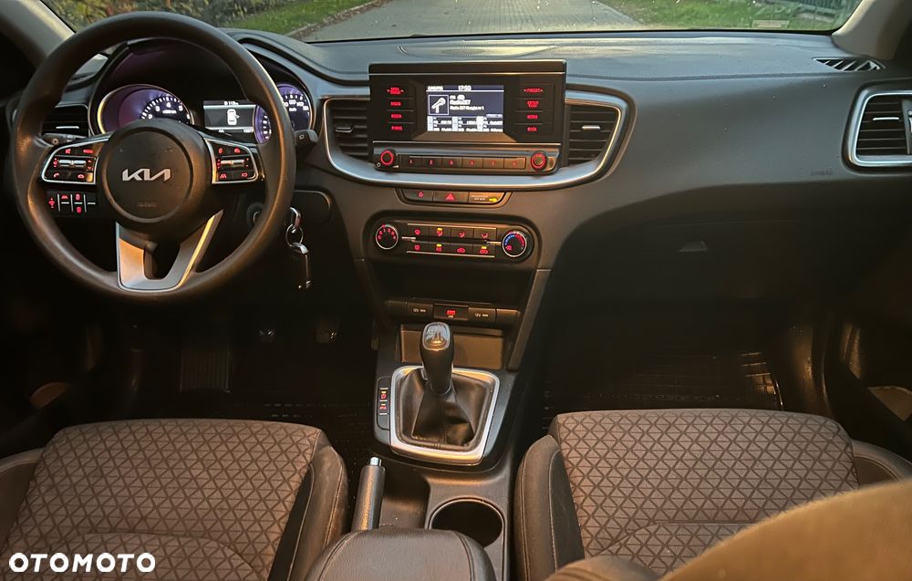 Kia Ceed - 22