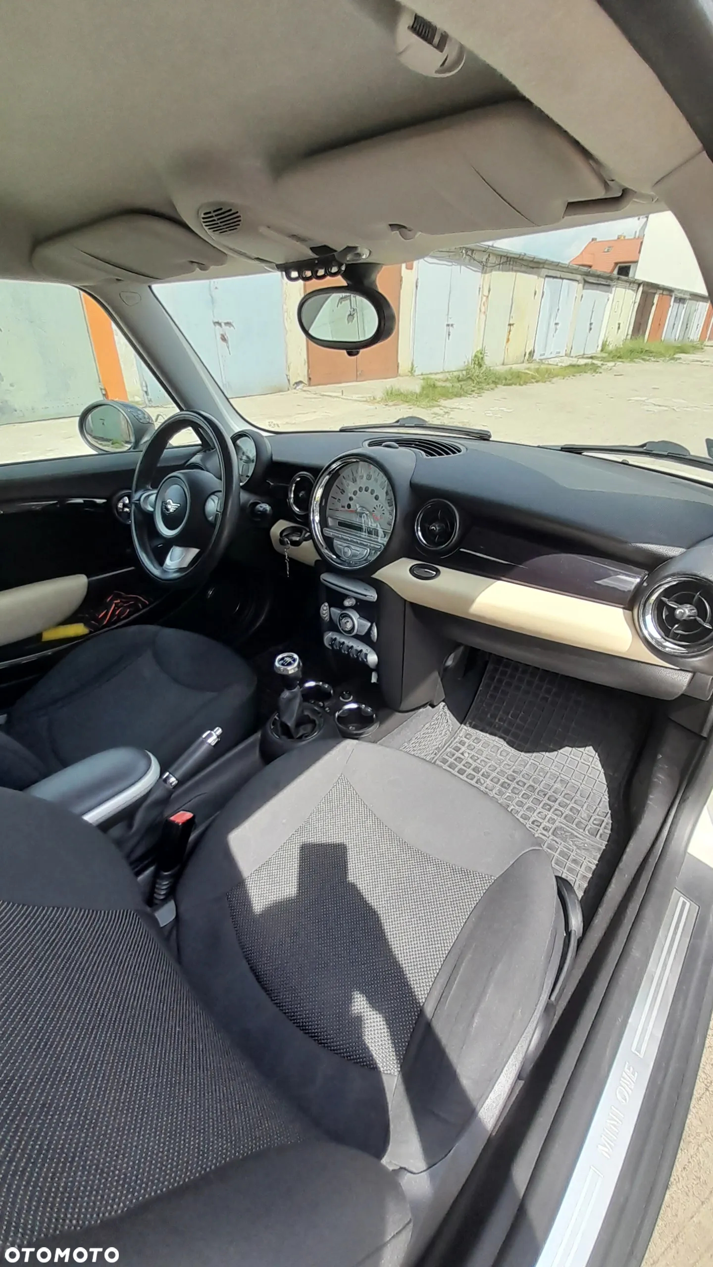 MINI ONE Standard - 9