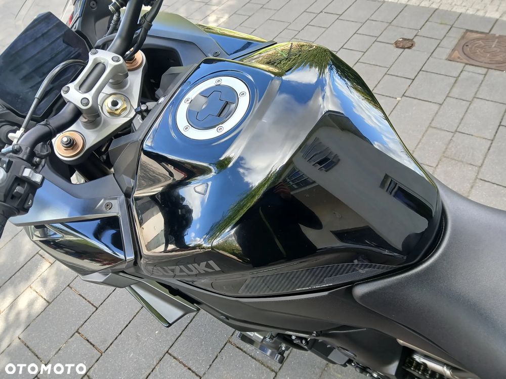 Suzuki GSX 1000 - 17