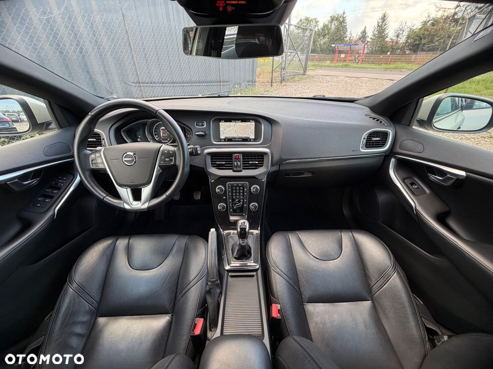 Volvo V40 D3 Momentum - 9