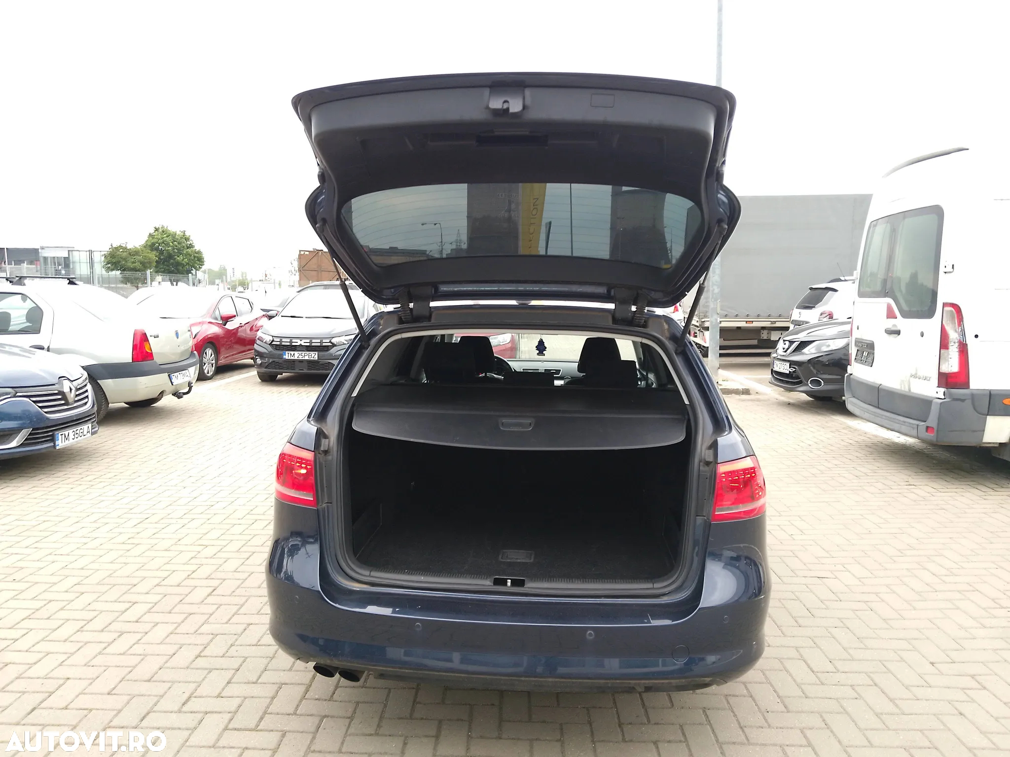 Volkswagen Passat Variant 2.0 TDI Blue TDI DSG Comfortline - 7
