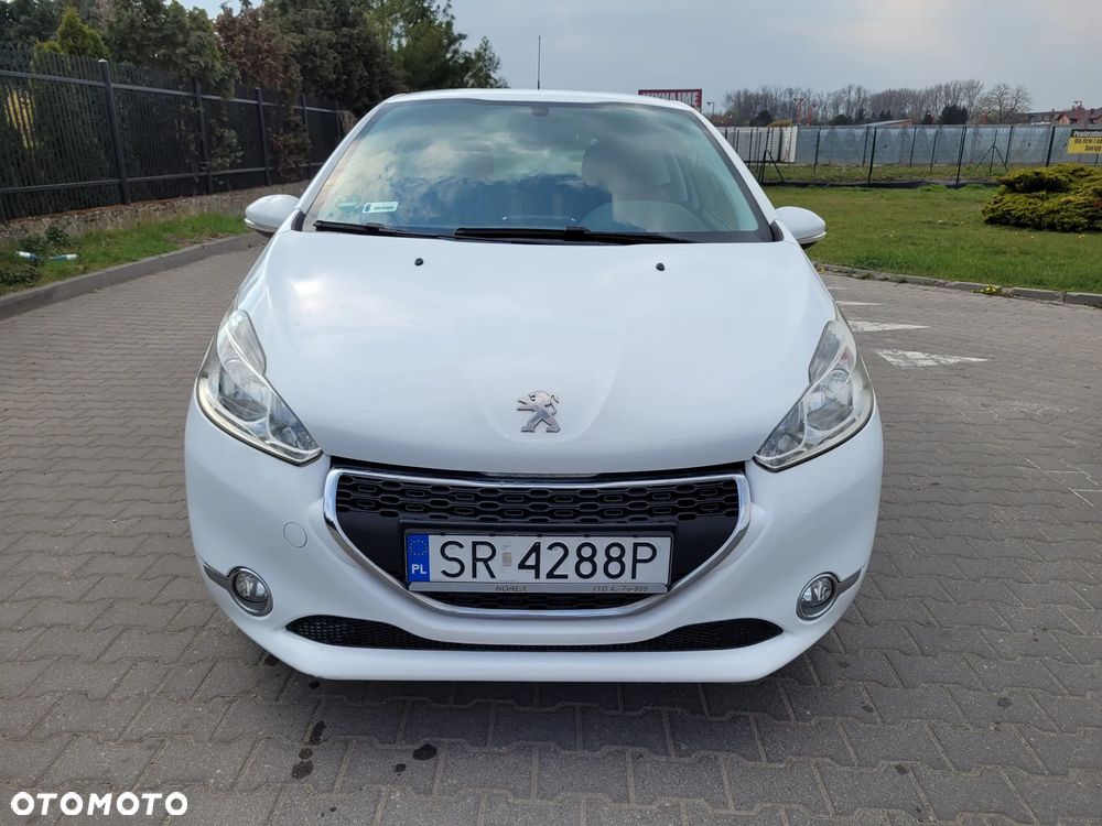 Peugeot 208 - 5