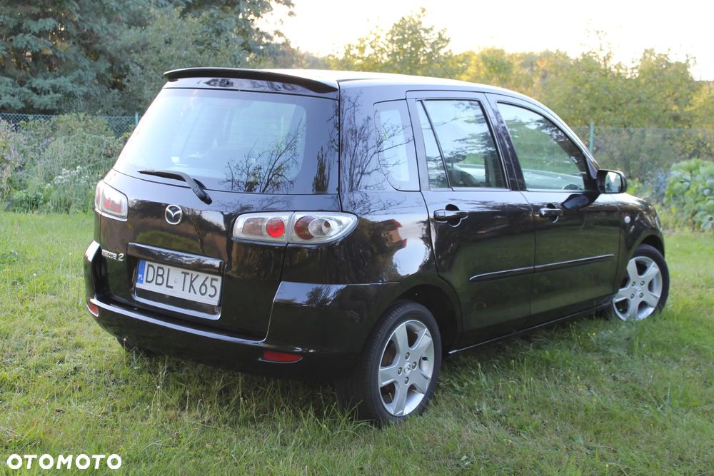 Mazda 2 2006 photo 3