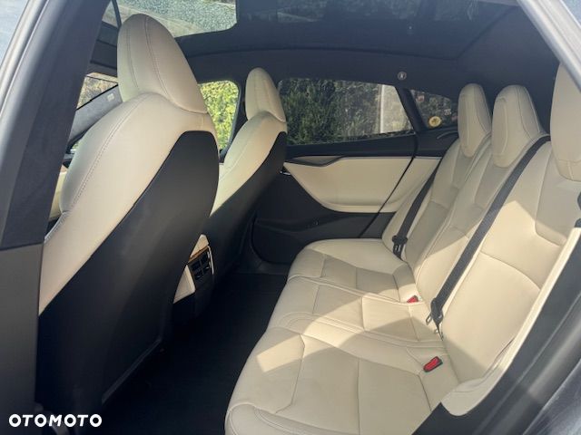 Tesla Model S Performance - 17
