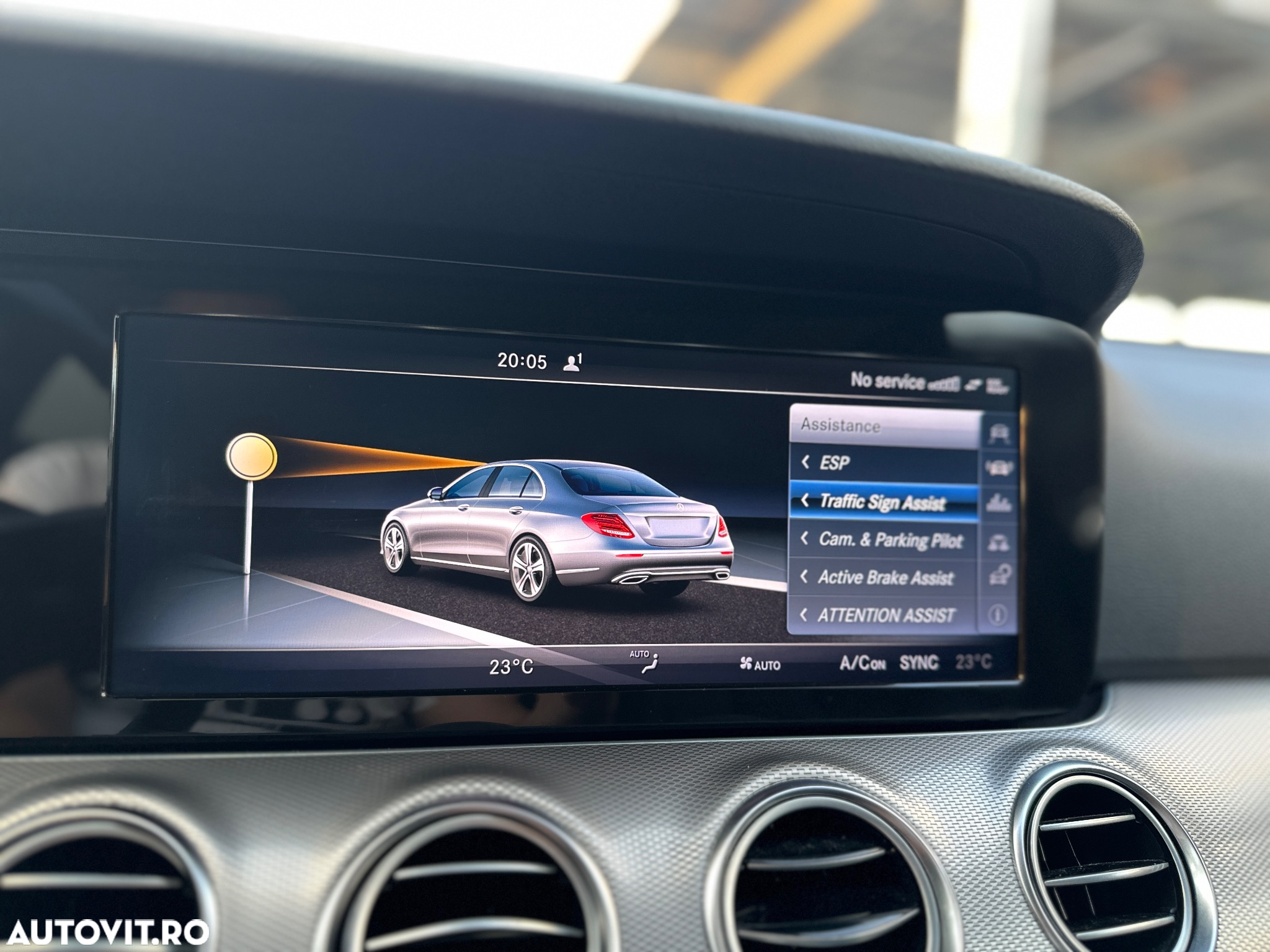 Mercedes-Benz E 220 d 4MATIC Aut. - 24