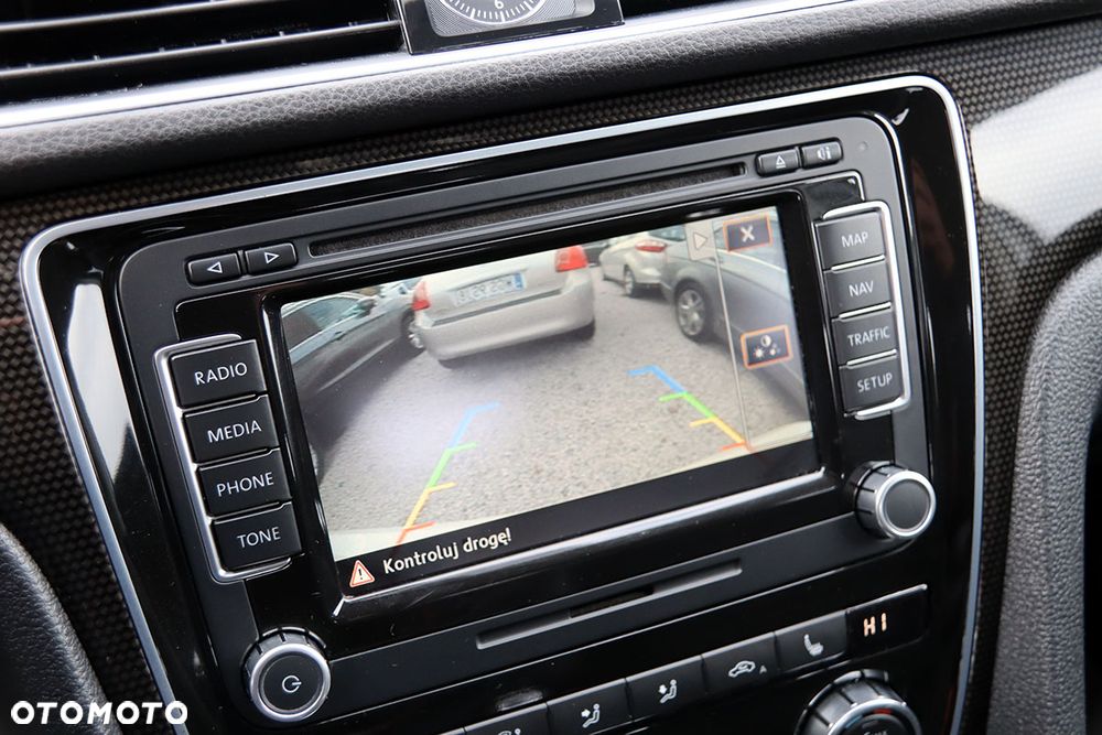 Volkswagen Passat 2.0 TDI DSG Highline - 34