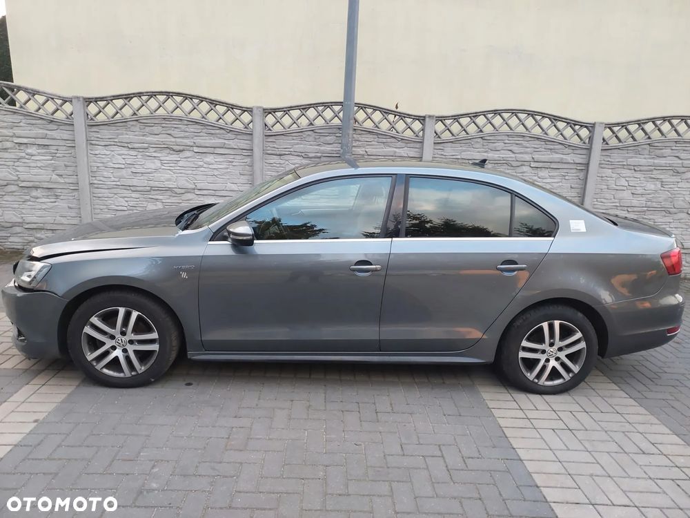 Volkswagen Jetta 1.4 Hybrid DSG Comfortline - 3