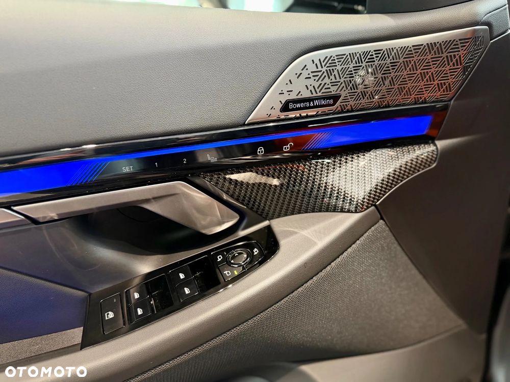 BMW M5 xDrive - 14