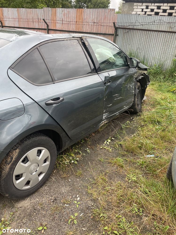 Skoda Octavia 1.6 TDI Active - 10