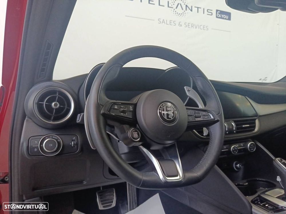 Alfa Romeo Giulia 2.2 D Veloce AT8 AWD - 12