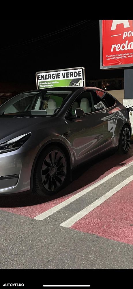 Tesla Model Y AWD Performance - 3