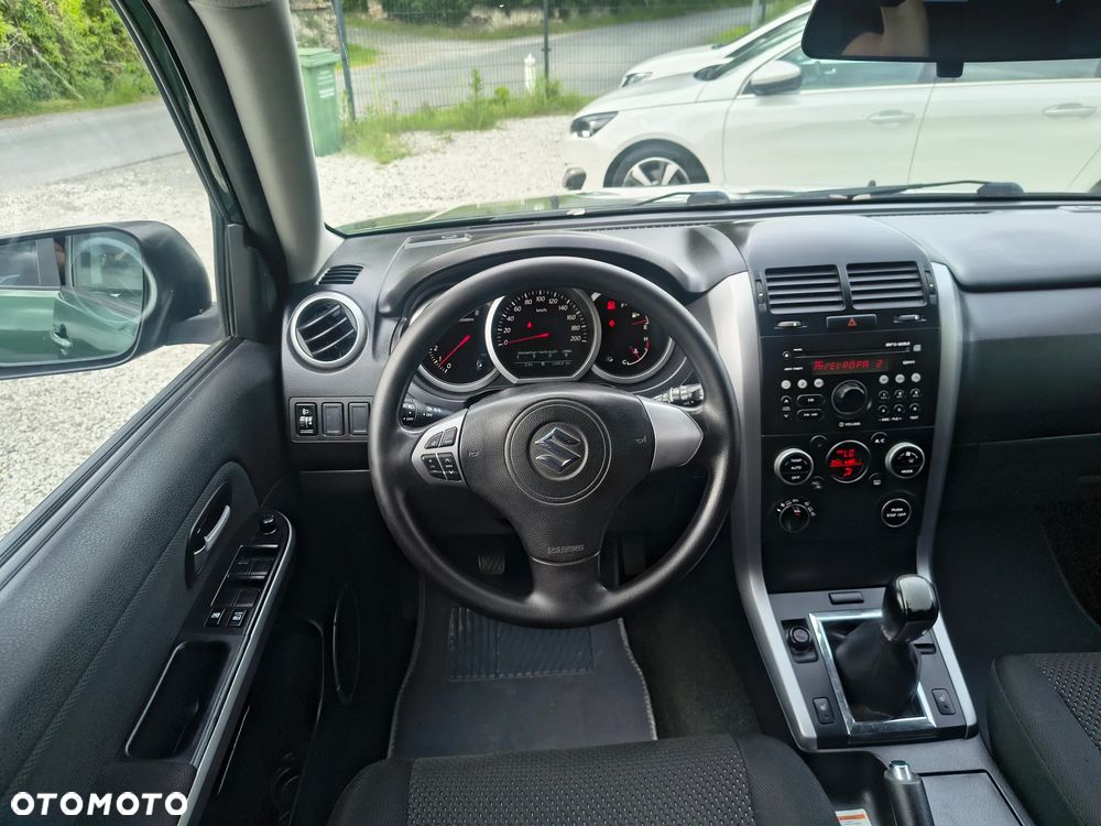 Suzuki Grand Vitara 2.0 Comfort Style - 16