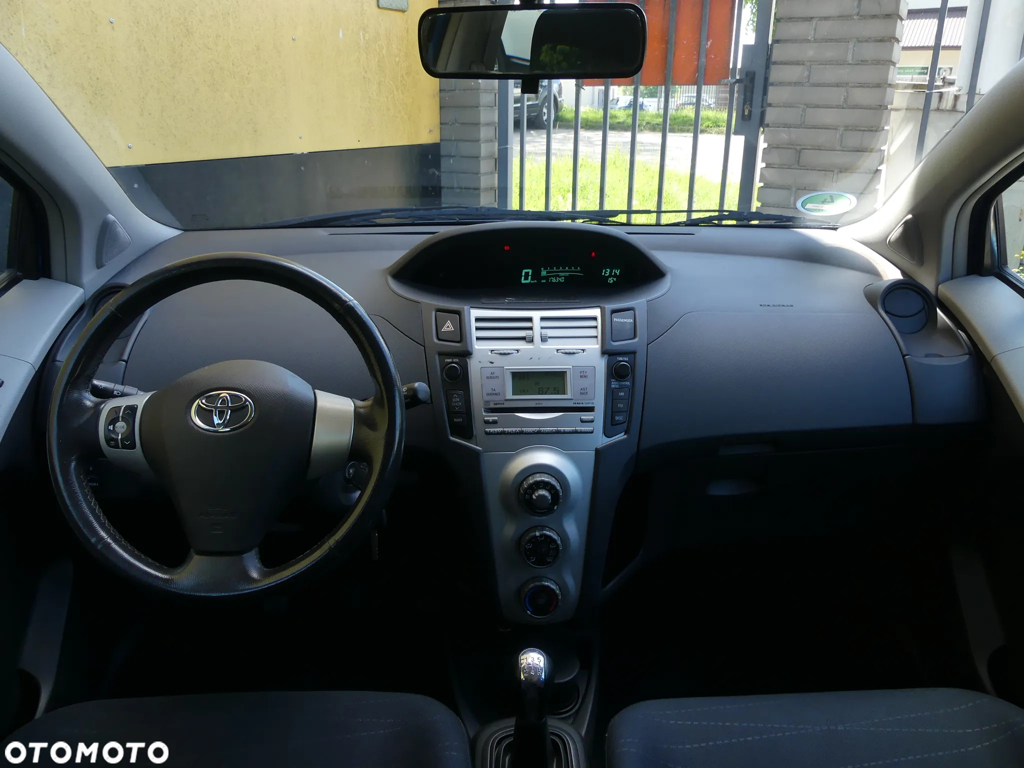 Toyota Yaris 1.3 VVT-i Cool - 4