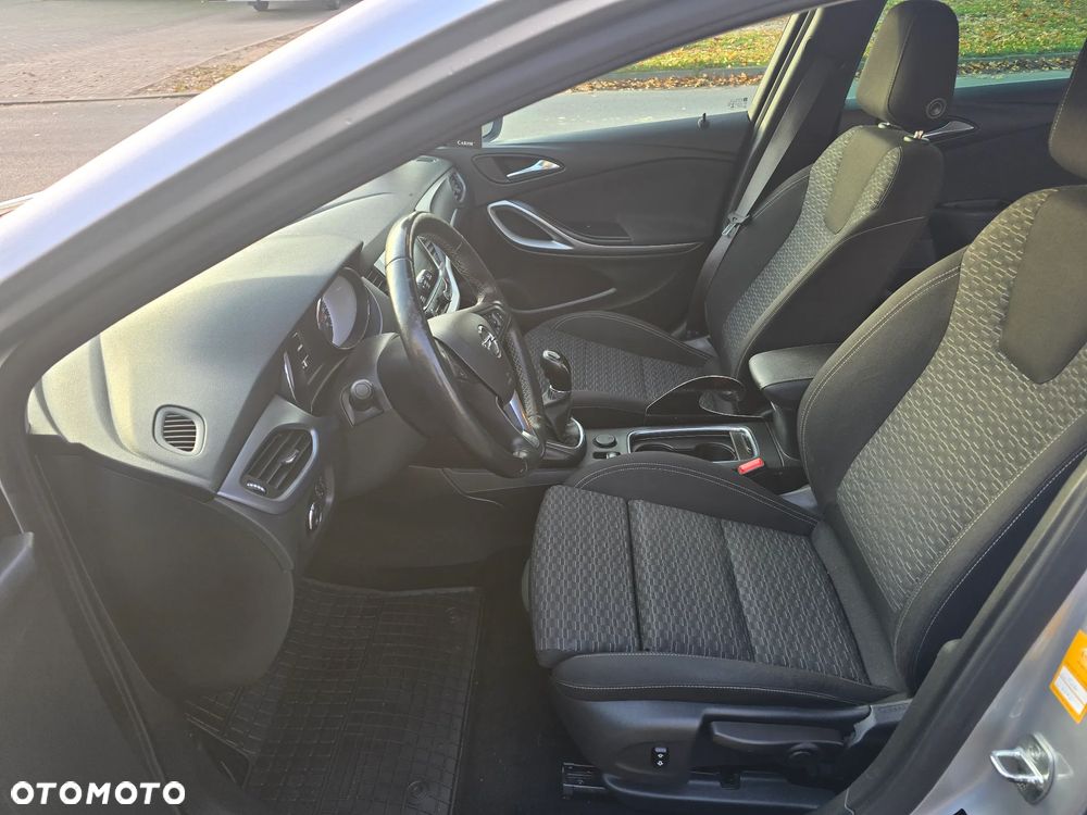 Opel Astra 1.6 D (CDTI) Start/Stop Sports Tourer Dynamic - 18