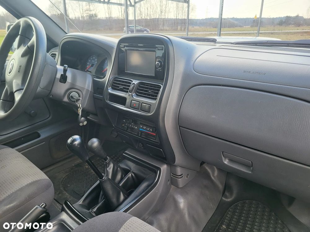 Nissan Navara 2.5 D XE - 10