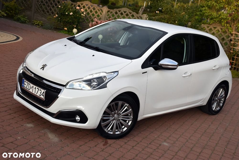 Peugeot 208 - 14