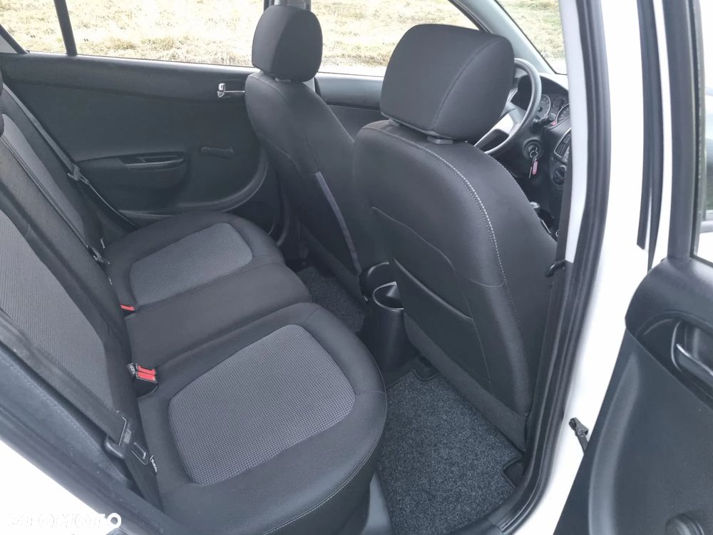 Hyundai i20 1.25 Comfort - 20