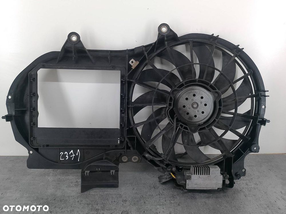 WENTYLATOR CHŁODNICY AUDI A4 B6 8E0121205Q  FS1226  873573D 1.6 8V - 4