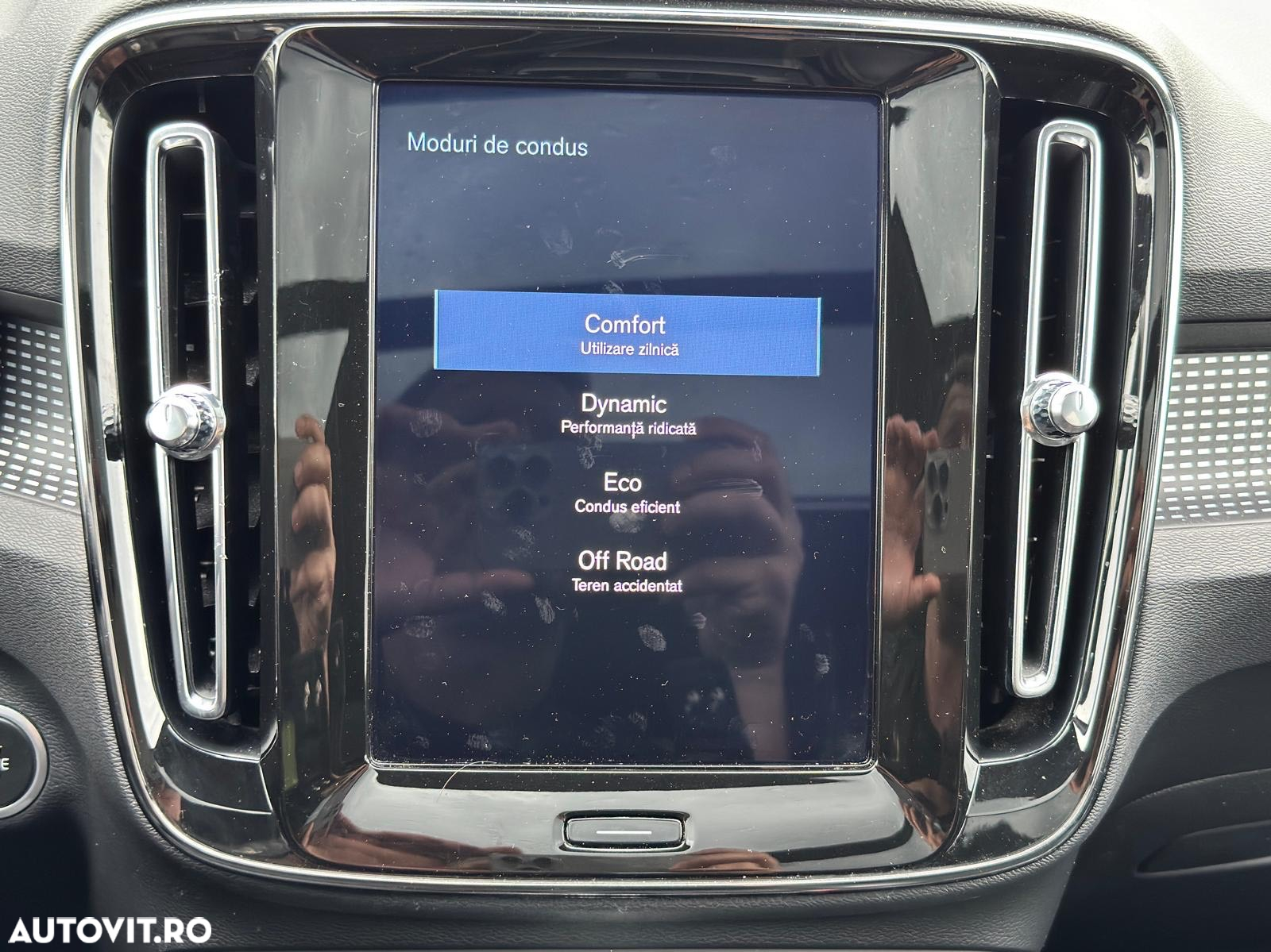 Volvo XC 40 D4 AWD Geartronic R-Design - 23