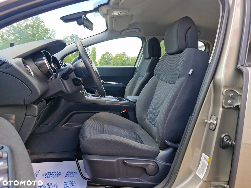 Peugeot 3008 1.6 Premium - 12