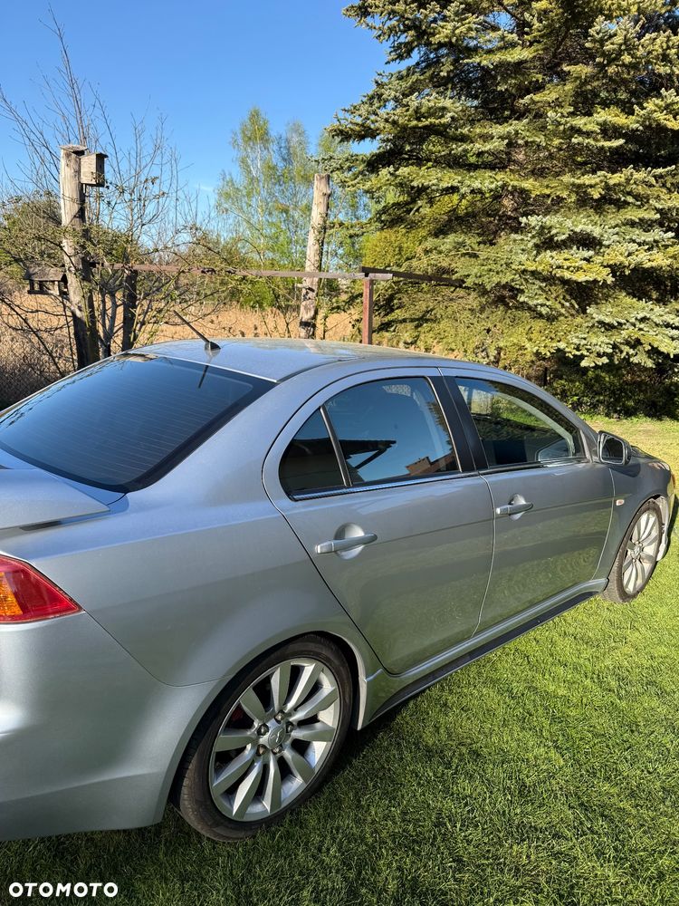 Mitsubishi Lancer - 10