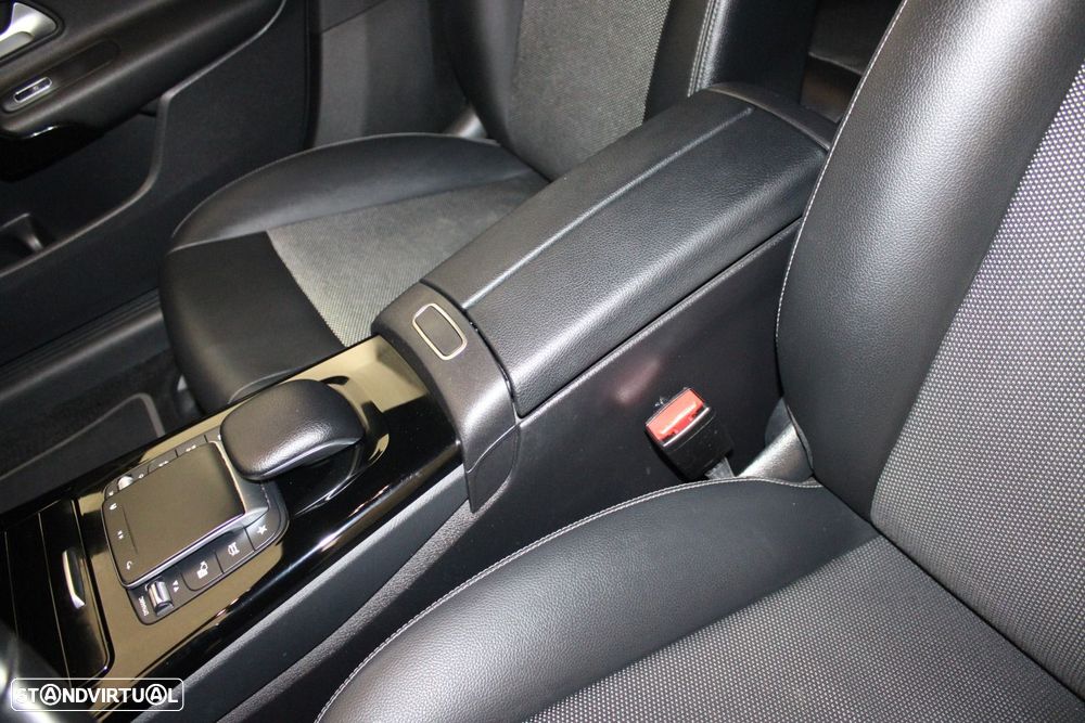 Mercedes-Benz CLA 180 d Shooting Brake Style Aut. — fotografia 37