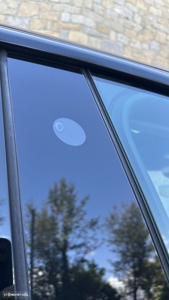 Tesla Model Y - 10