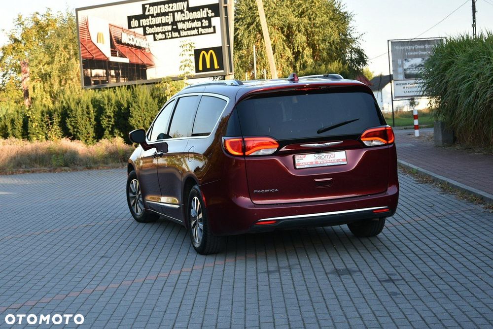 Chrysler Pacifica - 23