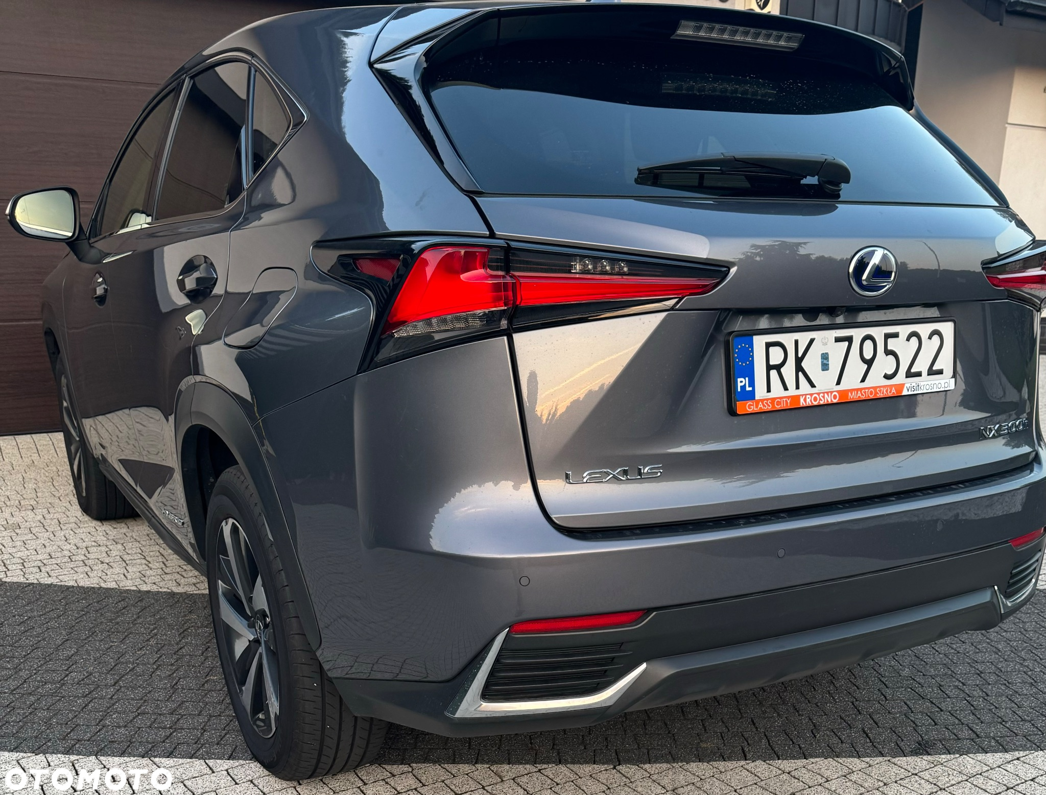 Lexus NX 300h Business Edition AWD - 4