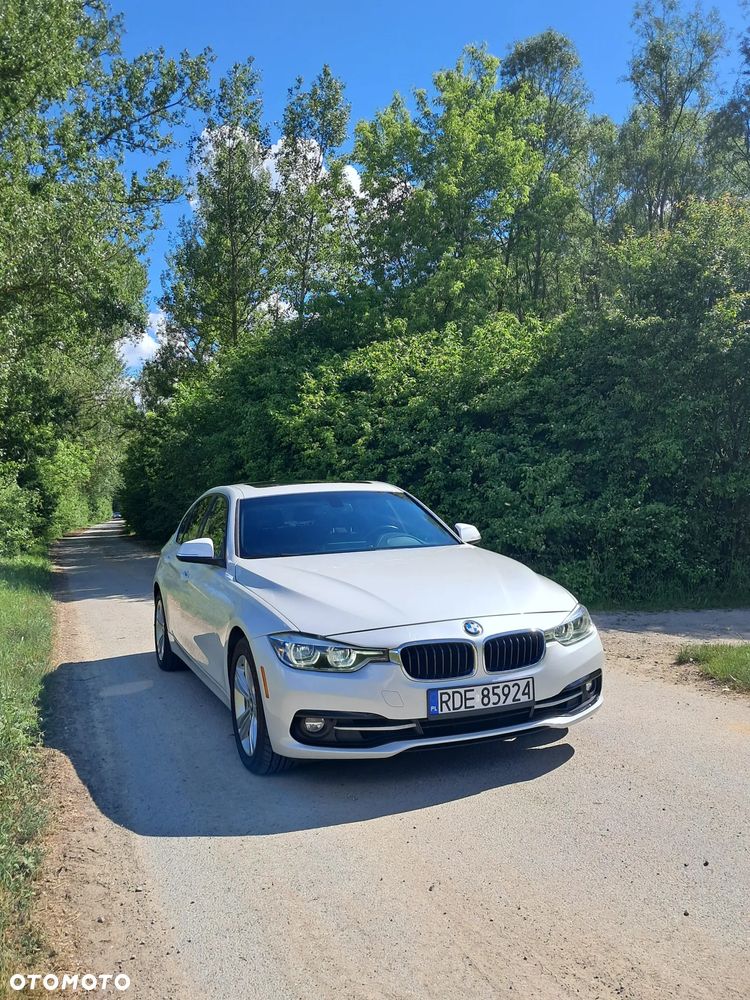 BMW Seria 3 330i - 30