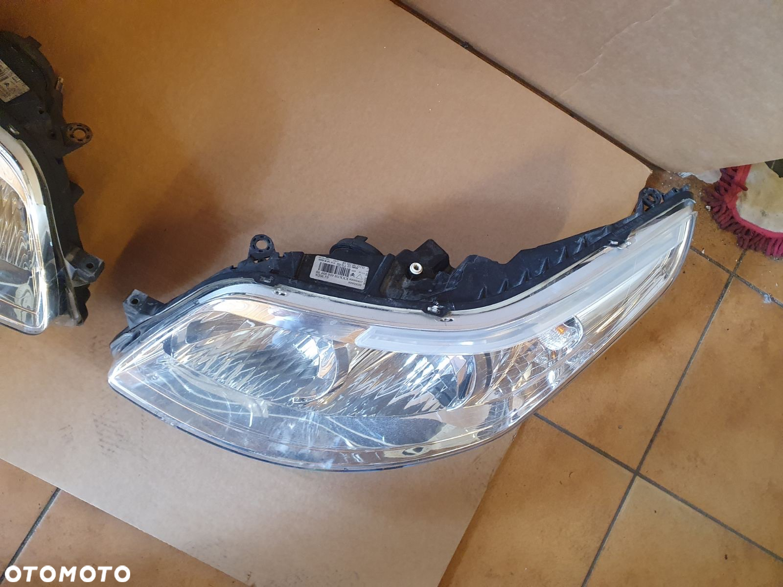 REFLEKTOR L/P CITROEN C4 1 I ZWYKŁY EUROPA - 8