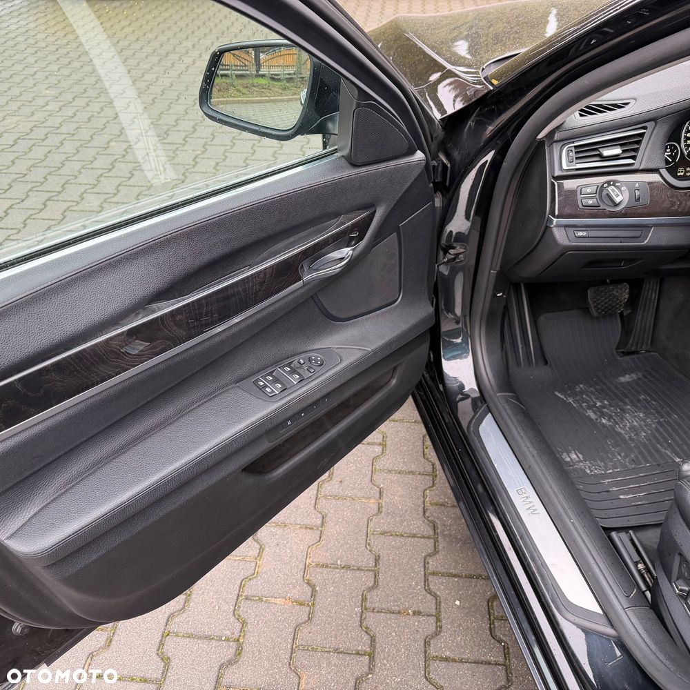 BMW Seria 7 740d xDrive - 24