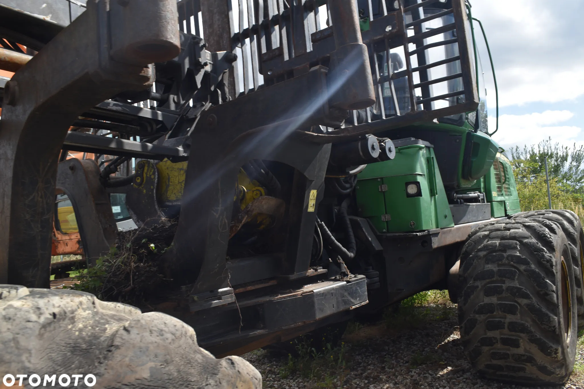John Deere 1210E - 8