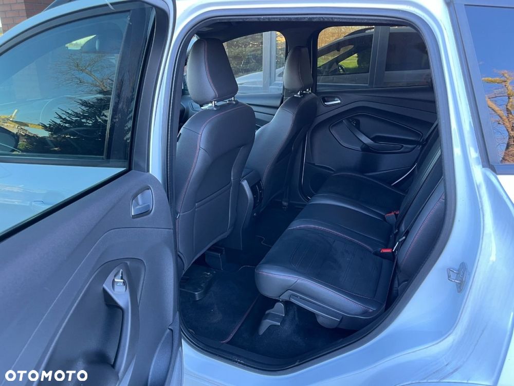 Ford Kuga 1.5 EcoBoost 2x4 ST-Line - 13