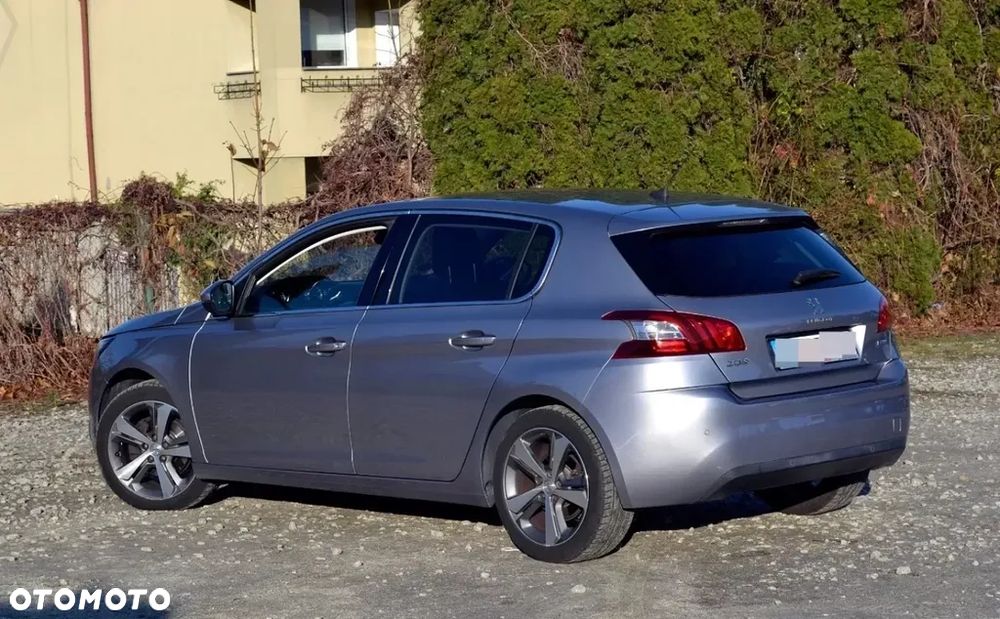 Peugeot 308 - 8