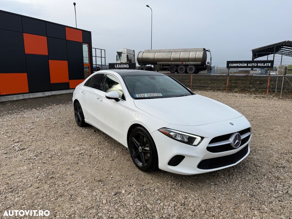 Mercedes-Benz A 220 Sedan 7G-DCT - 2