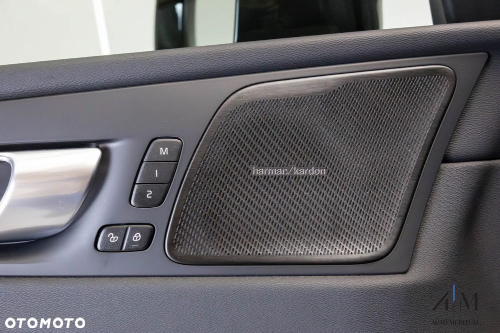 Volvo XC 60 B4 D AWD Ultimate Dark - 16