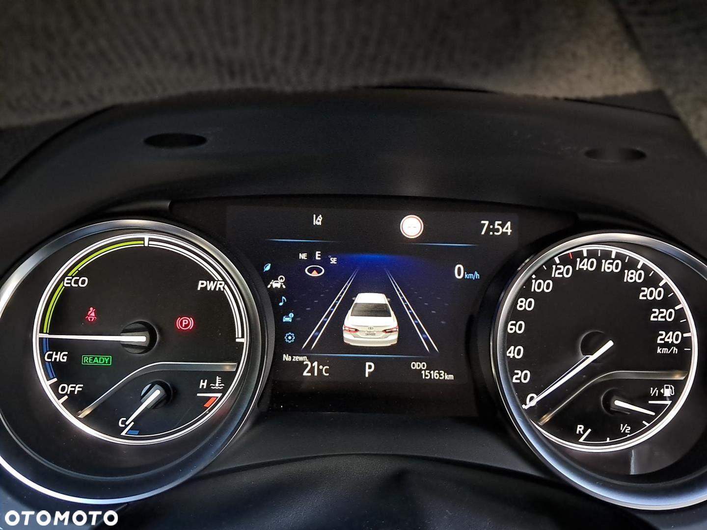 Toyota Camry - 16