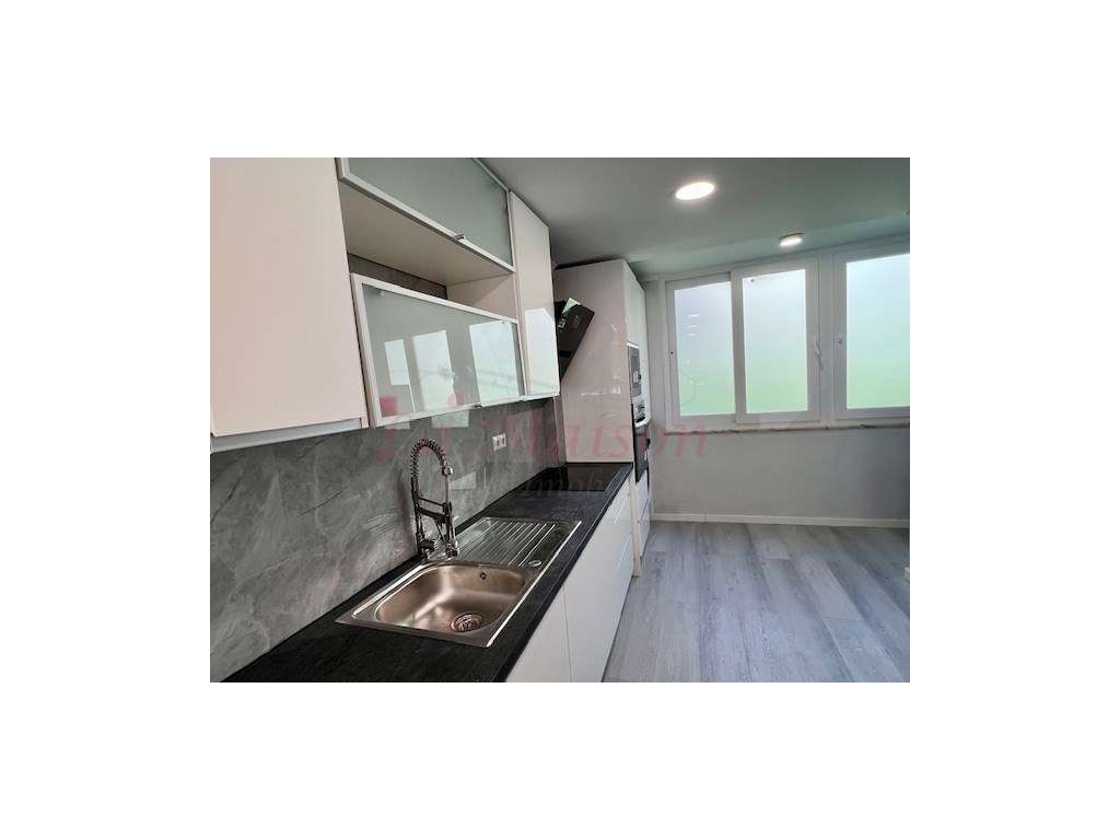 T2 Totalmente Remodelado em Benfica - Grande imagem: 3/18