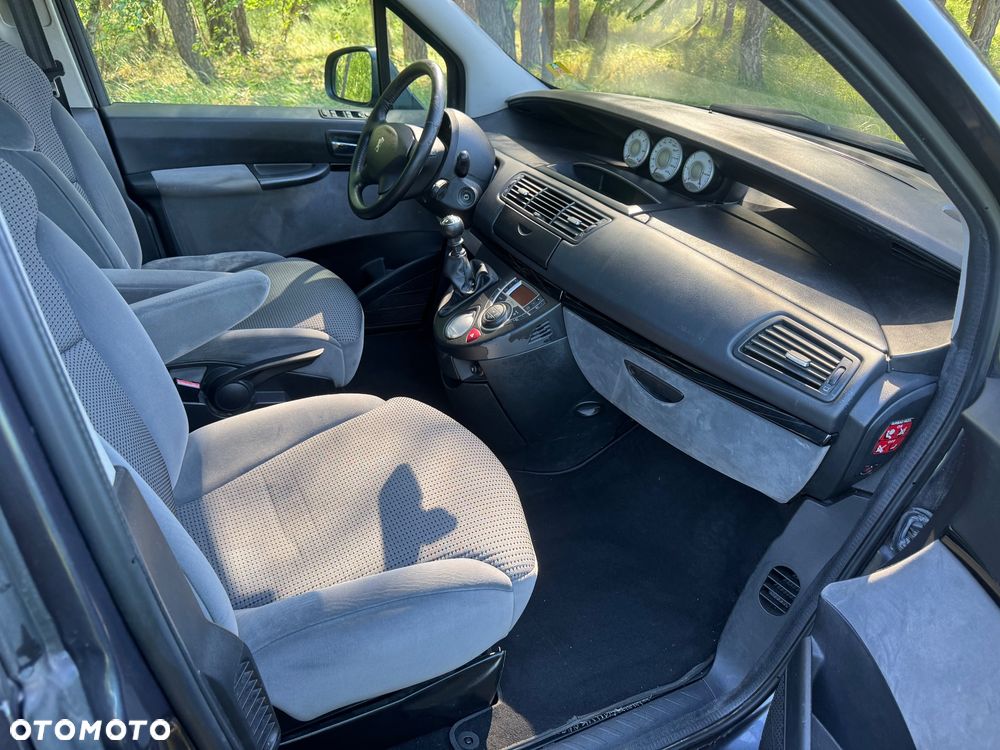 Peugeot 807 HDi 135 Style - 24