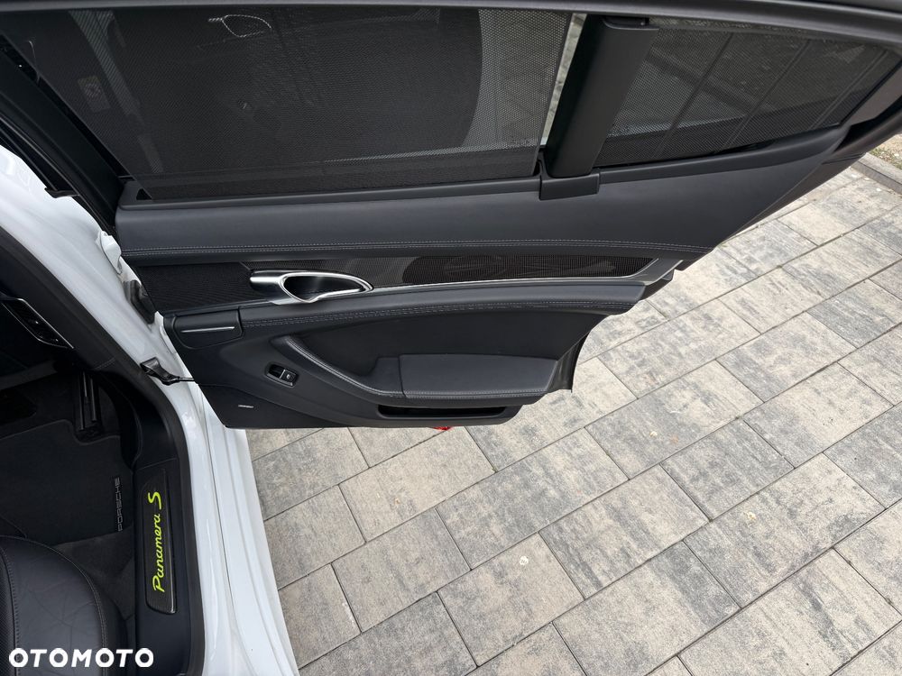 Porsche Panamera - 34