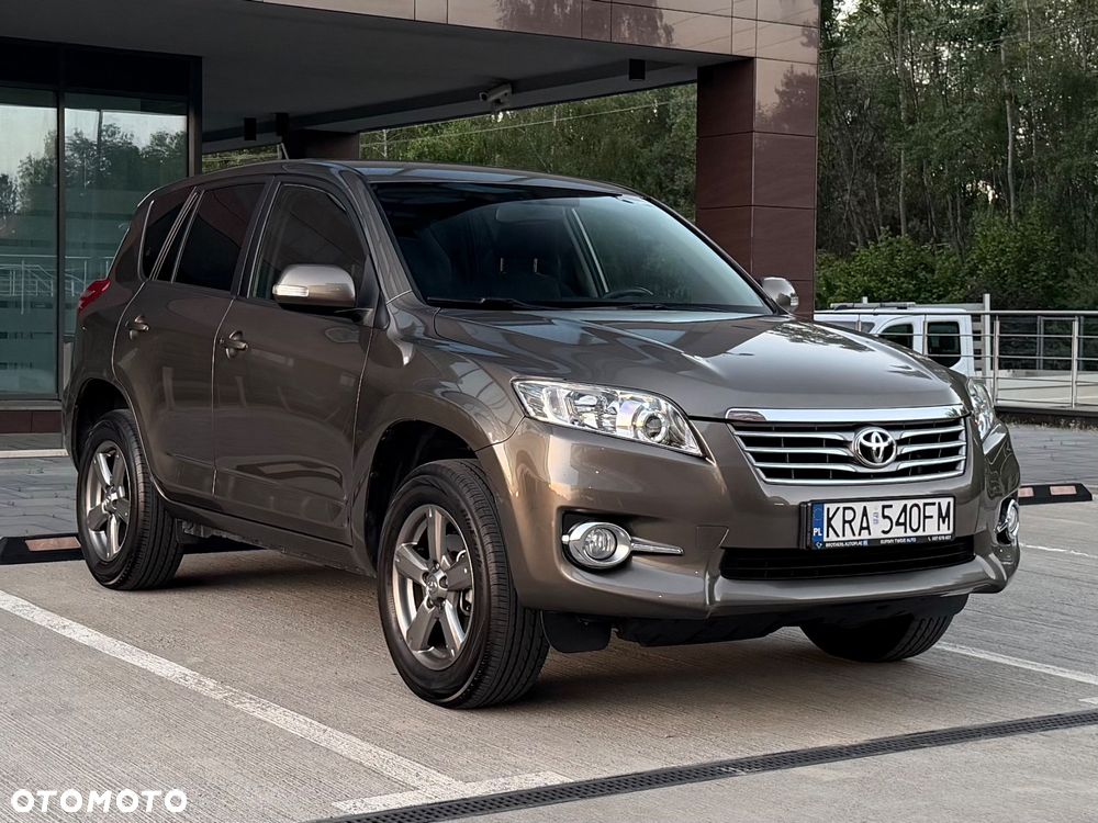Toyota RAV4 - 8