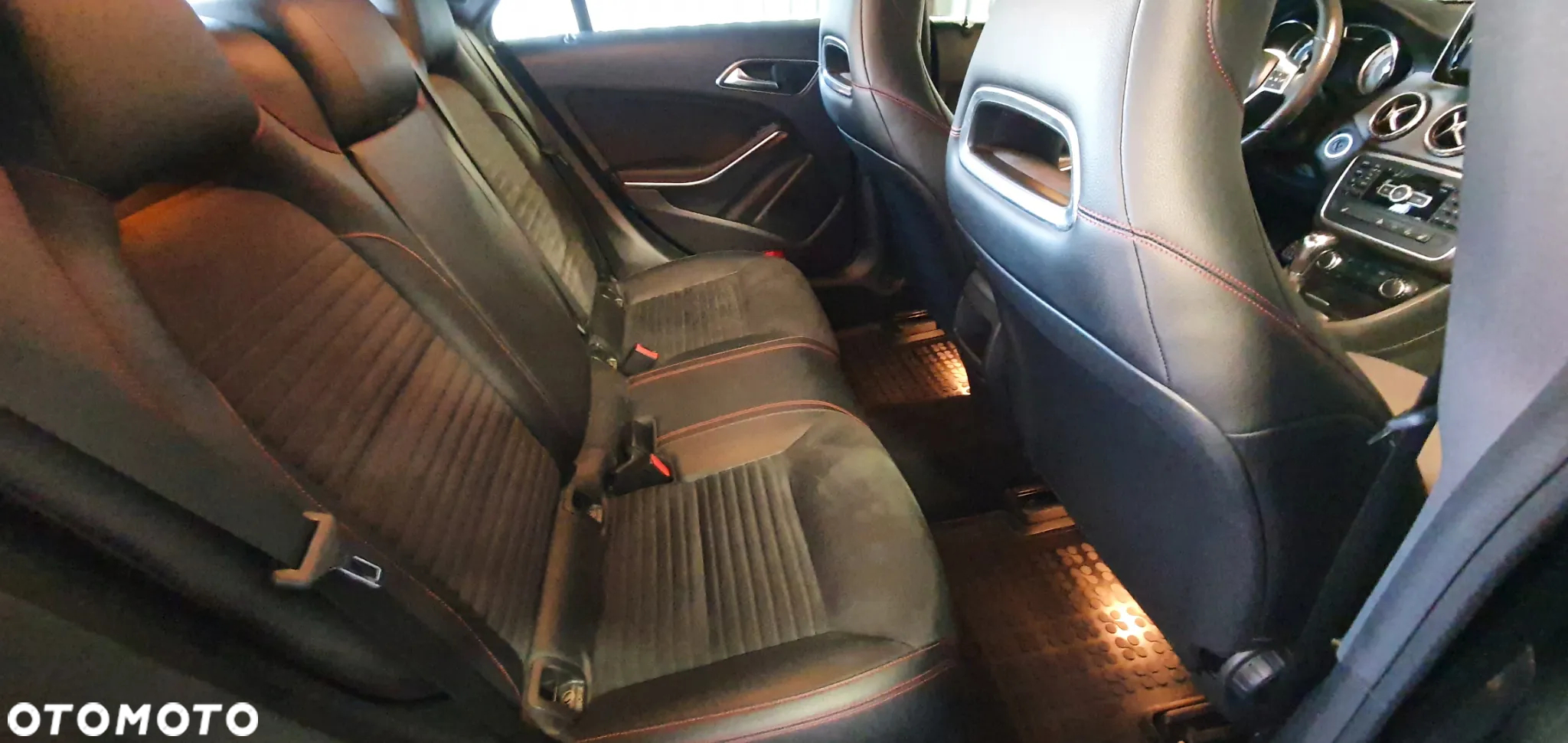 Mercedes-Benz CLA 200 - 12
