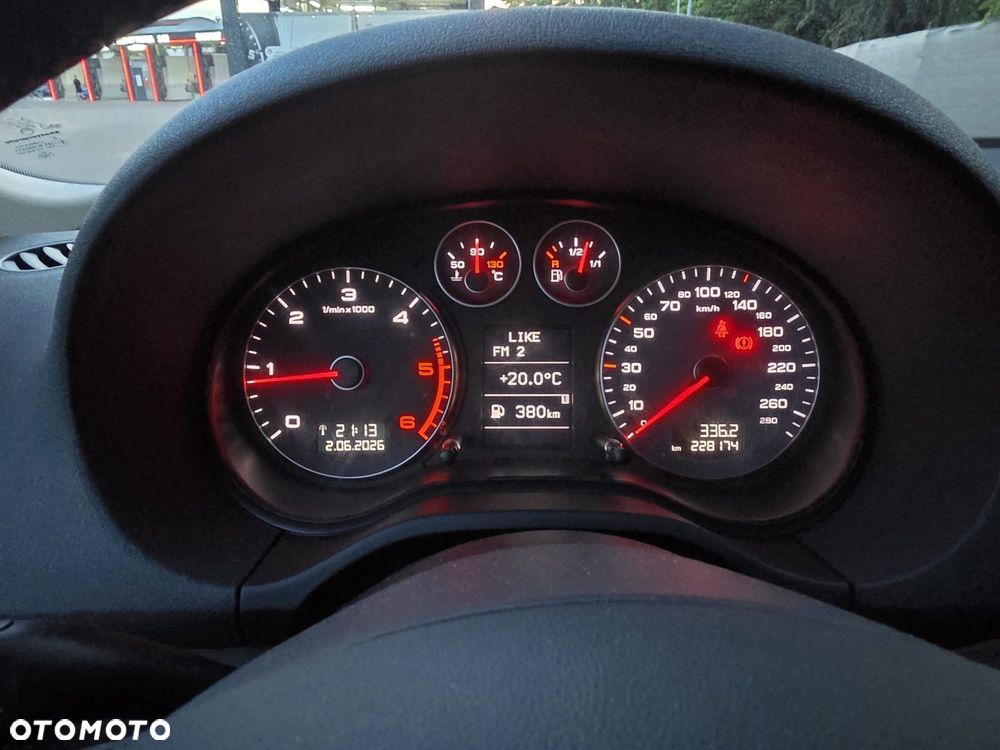 Audi A3 Sportback 1.6 TDI DPF Attraction - 11