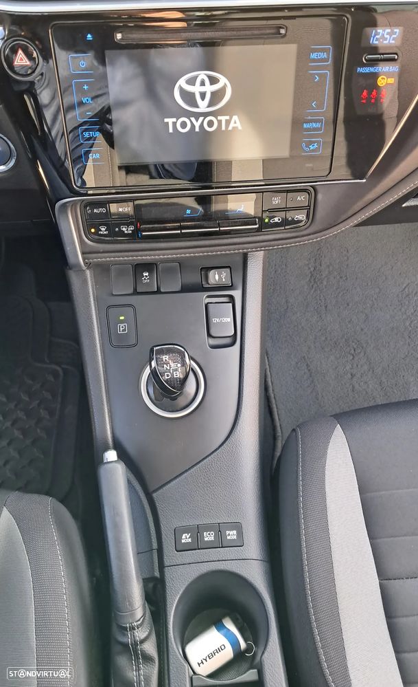 Toyota Auris Touring Sports 1.8 HSD Sport+Navi - 8