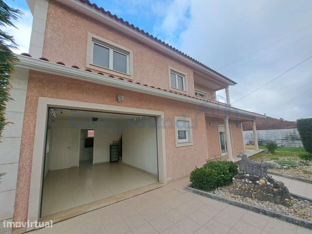 MORADIA INDEPENDENTE T3 COM GARAGEM E JARDIM | ARRABAL - LEIRIA - Grande imagem: 3/28